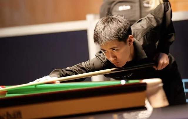 的成绩相较 的成绩相较